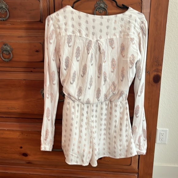 Saks Fifth Avenue Women’s lined romper, size small Preloved - Picture 6 of 8